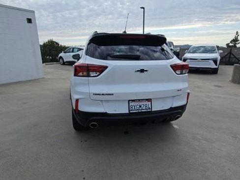 Used 2022 Chevrolet TrailBlazer RS w/ Sun and Liftgate Package FWD image 7