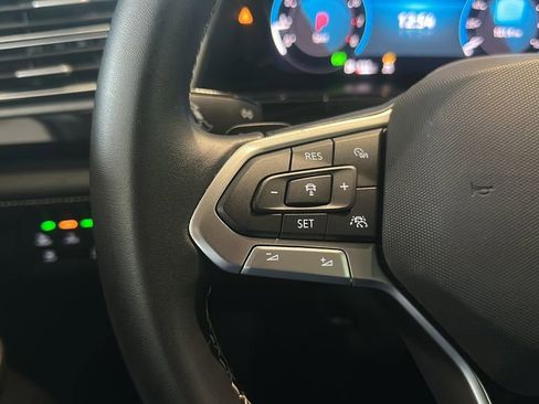 Used 2026 Volkswagen Atlas Cross Sport SE FWD image 20