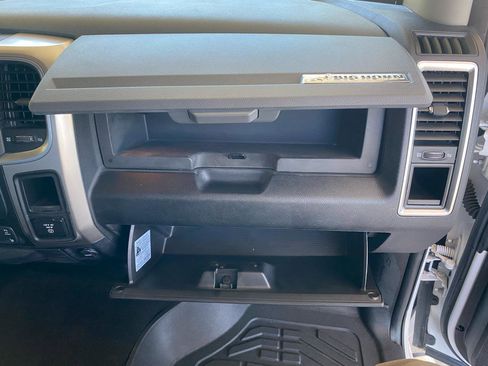 Used 2017 RAM 1500 Big Horn AWD/4WD image 38
