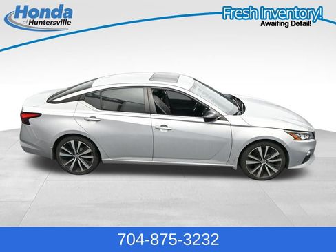 Used 2020 Nissan Altima 2.5 SR w/ Premium Package FWD image 19