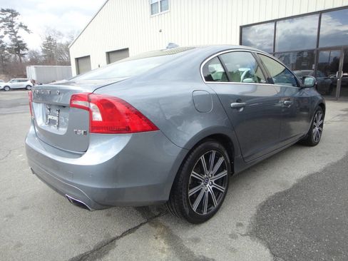 Used 2018 Volvo S60 T5 Inscription image 6