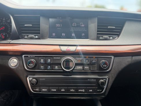 Used 2018 Kia Cadenza Premium FWD image 19