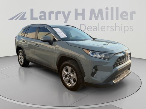 Used 2021 Toyota RAV4 XLE w/ Convenience Package FWD image 7