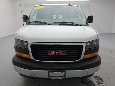 Used 2025 GMC Savana 2500 w/ Driver Convenience Package RWD image 5