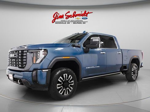 Used 2024 GMC Sierra 2500 Denali Ultimate image 3