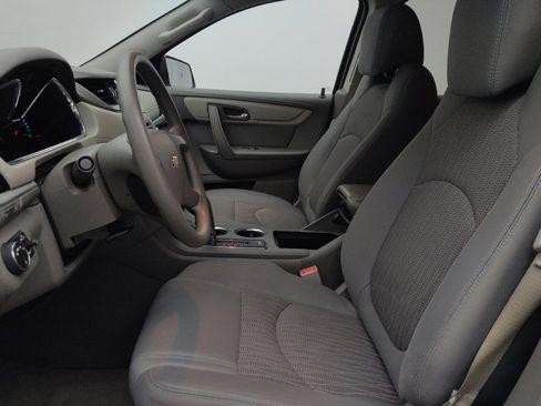 Used 2017 Chevrolet Traverse LS FWD image 17