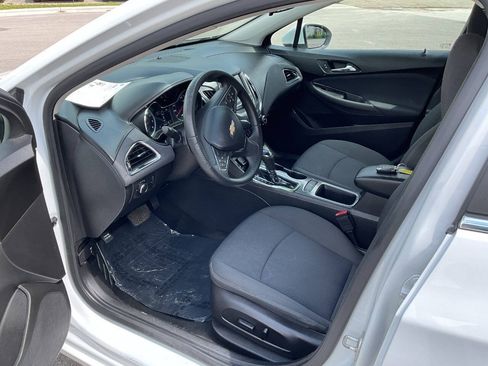 Used 2017 Chevrolet Cruze LT w/ Convenience Package FWD image 14