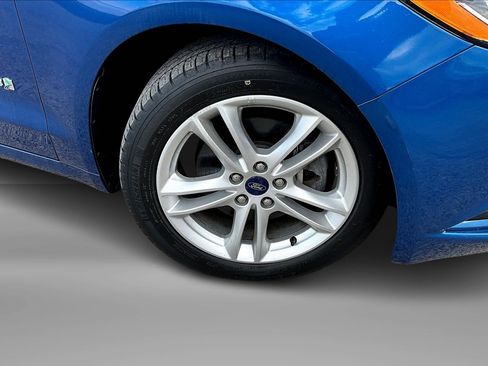 Used 2018 Ford Fusion S image 2