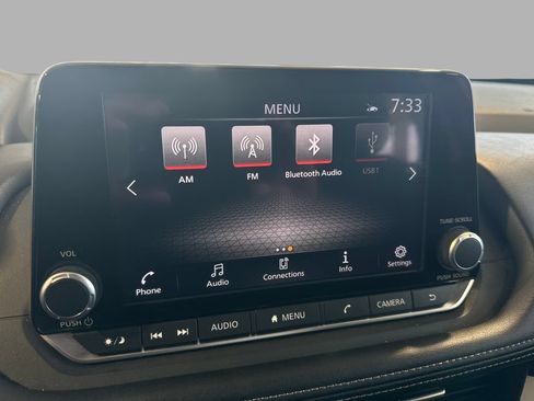 Used 2025 Nissan Rogue SV AWD/4WD image 24