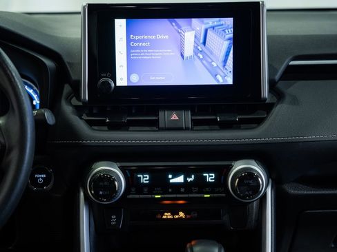 Used 2025 Toyota RAV4 XLE image 17