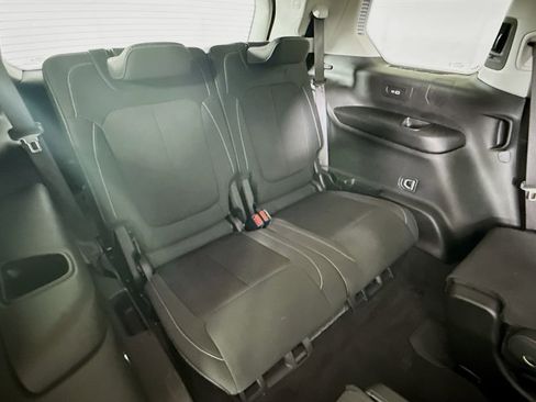 Used 2022 Jeep Grand Cherokee L Laredo w/ Luxury Tech Group I AWD/4WD image 33