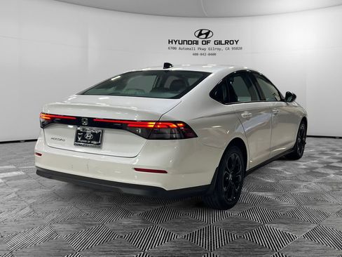 Used 2025 Honda Accord SE image 5