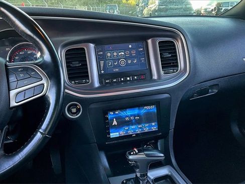 Used 2020 Dodge Charger SXT w/ Leather Interior Group image 9