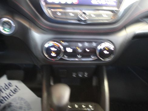Used 2023 Chevrolet TrailBlazer RS w/ Sun and Liftgate Package FWD image 12