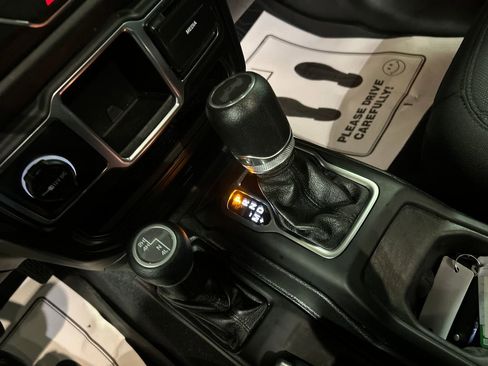 Used 2021 Jeep Wrangler Sport image 20