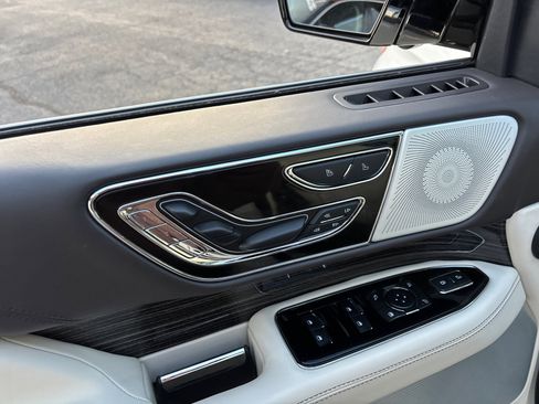 Certified 2024 Lincoln Navigator Black Label image 12