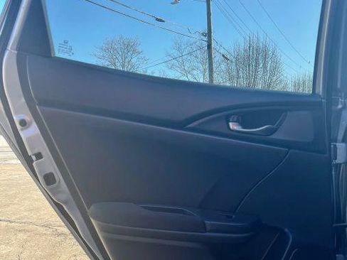Used 2018 Honda Civic Sport image 10