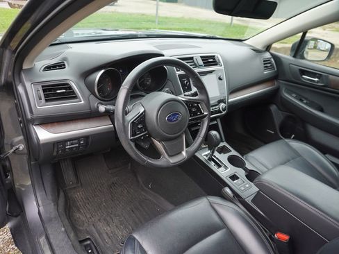 Used 2019 Subaru Outback 3.6R Limited AWD/4WD image 3