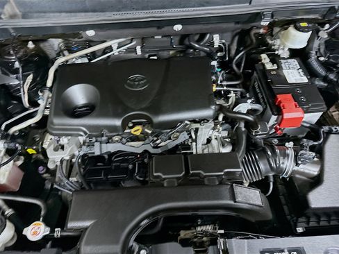 Used 2020 Toyota RAV4 LE image 31