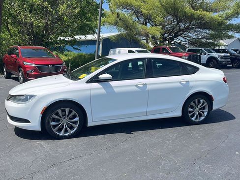 Used 2015 Chrysler 200 S FWD image 2
