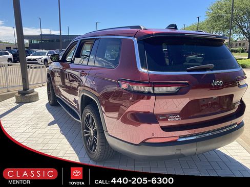 Used 2021 Jeep Grand Cherokee L Limited AWD/4WD image 2