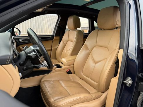 Used 2017 Porsche Macan S image 25