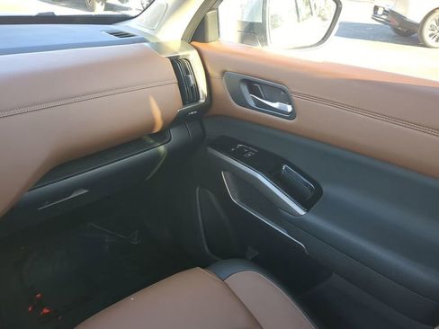 Certified 2024 Nissan Pathfinder Platinum w/ Cargo Package image 16