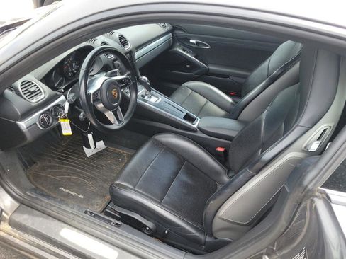 Used 2021 Porsche 718 Cayman RWD image 3
