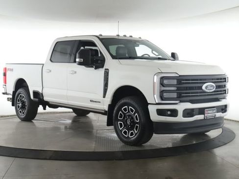 Used 2026 Ford F250 Platinum AWD/4WD image 2