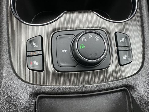 Used 2023 GMC Acadia SLT image 41