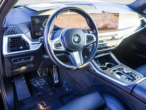 Used 2025 BMW X7 xDrive40i image 10