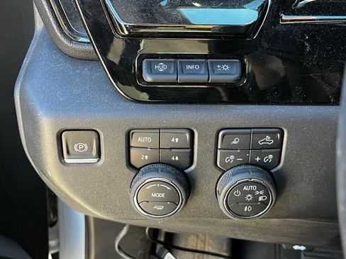 Used 2022 Chevrolet Silverado 1500 ZR2 w/ Technology Package image 19