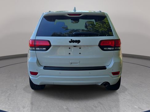 Used 2020 Jeep Grand Cherokee Altitude RWD image 6