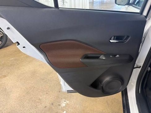Used 2023 Nissan Kicks SR image 22