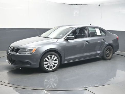 Used 2014 Volkswagen Jetta SE FWD image 4