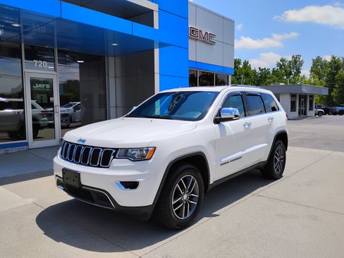 Used 2017 Jeep Grand Cherokee Limited AWD/4WD image 13