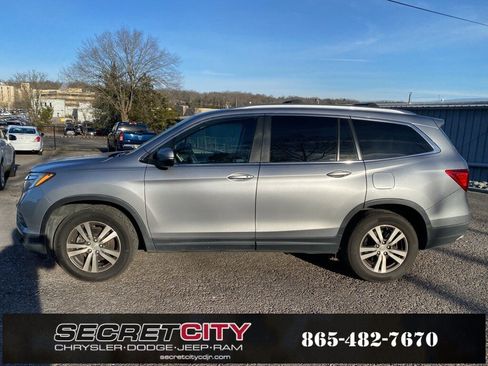 Used 2017 Honda Pilot EX image 8