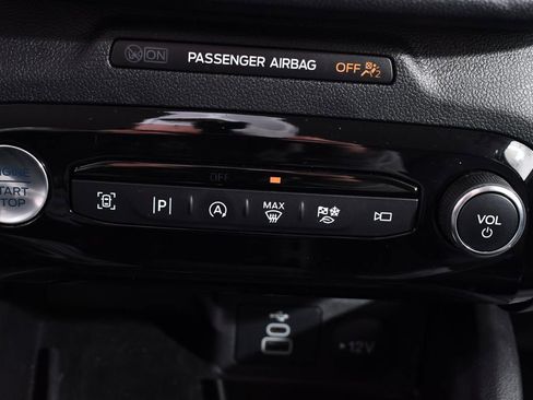 Used 2025 Ford Escape Platinum w/ Premium Technology Package AWD/4WD image 29
