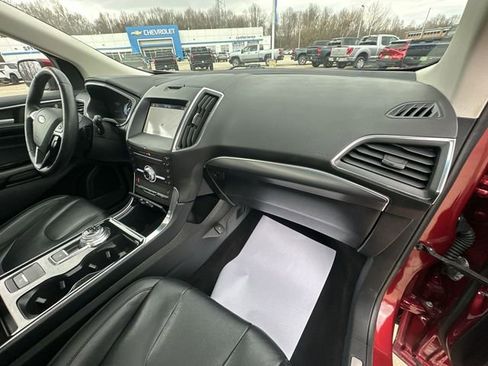 Used 2019 Ford Edge Titanium w/ Cold Weather Package image 32