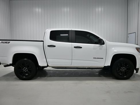Used 2022 Chevrolet Colorado Z71 AWD/4WD image 32