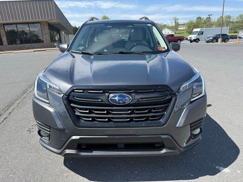 Used 2023 Subaru Forester Premium image 8