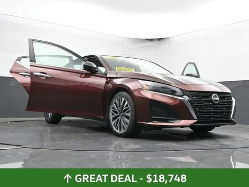 Used 2024 Nissan Altima 2.5 SV image 68