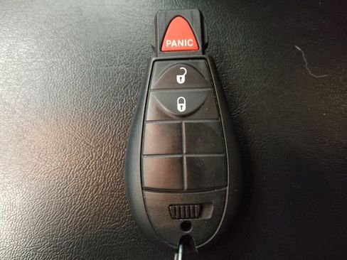 Used 2019 Jeep Cherokee Latitude w/ Popular Appearance Group image 32