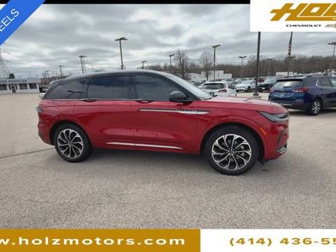 Used 2024 Lincoln Nautilus Reserve AWD/4WD image 9