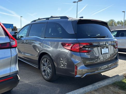 Certified 2025 Honda Odyssey Touring image 3