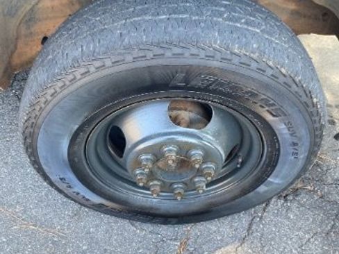 Used 2002 Chevrolet Silverado 3500 2WD Regular Cab image 19