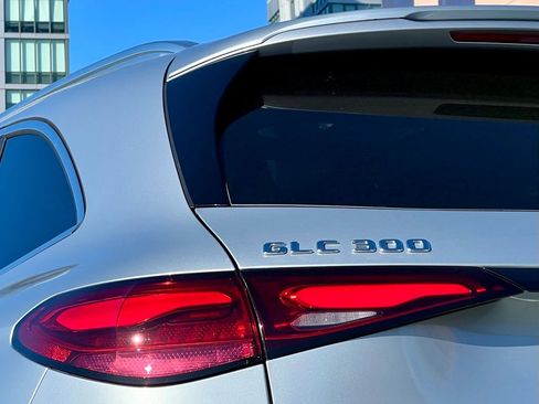 Certified 2026 Mercedes-Benz GLC 300 4MATIC image 9