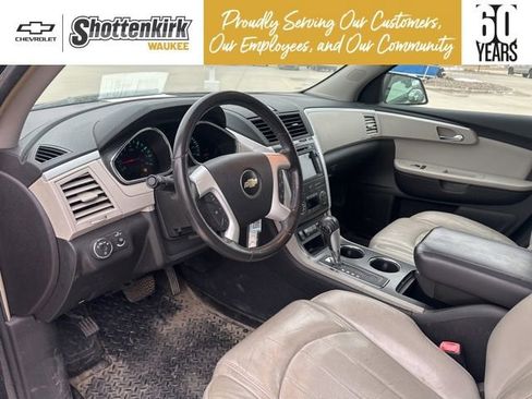 Used 2009 Chevrolet Traverse LTZ image 23