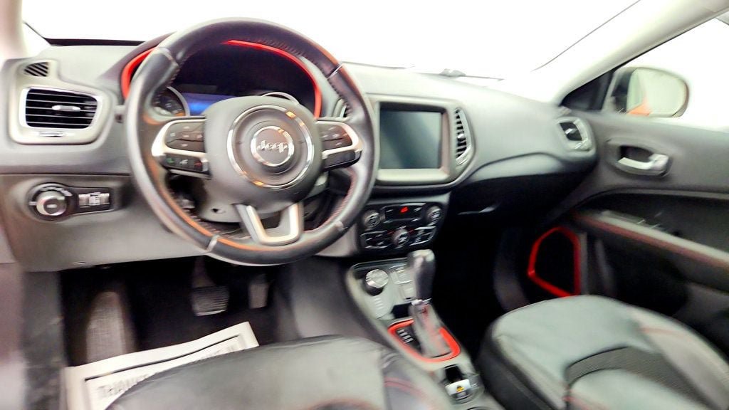 Used 2017 Jeep Compass Trailhawk AWD/4WD image 12