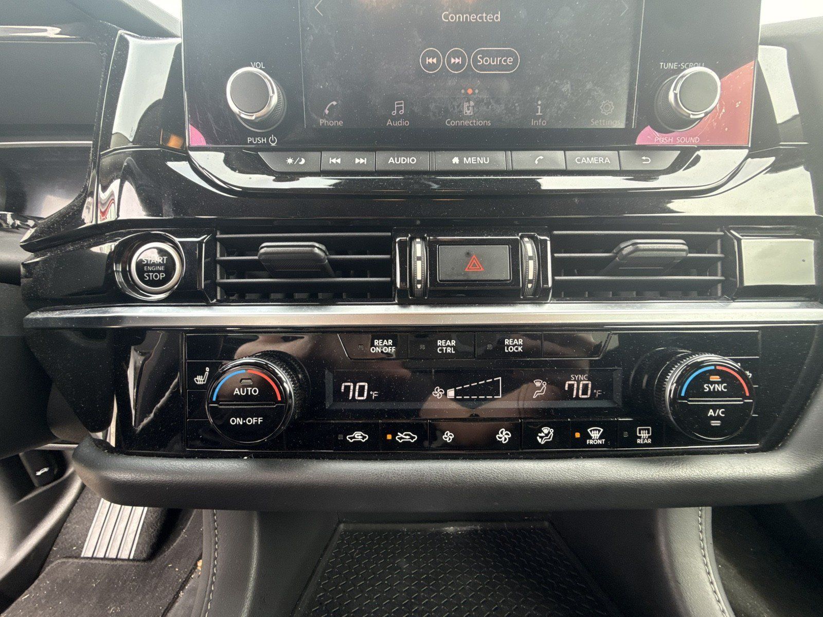 Used 2022 Nissan Pathfinder SV w/ SV Premium Package AWD/4WD image 14